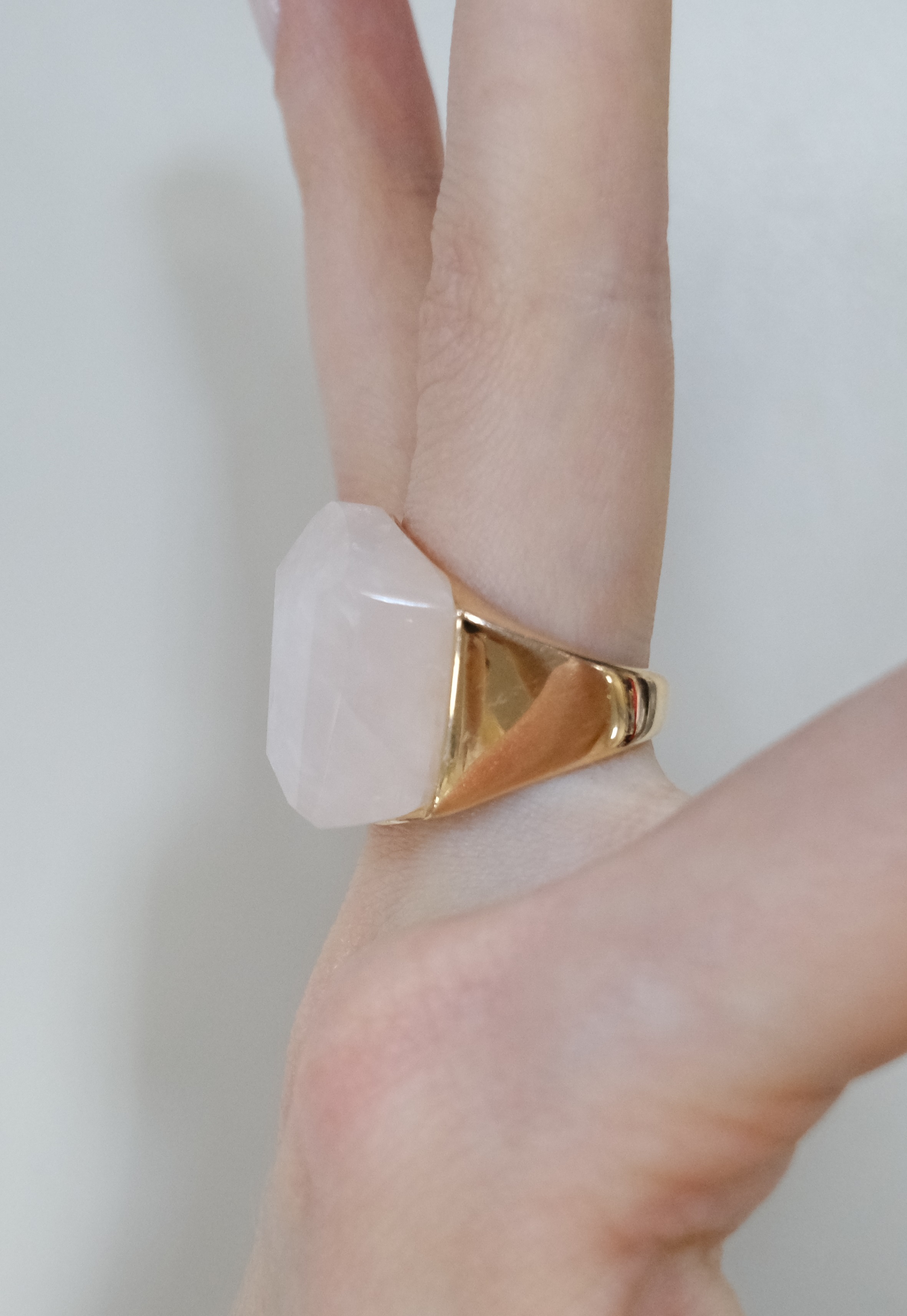 Серебряное кольцо с розовым кварцем